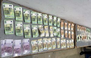 2. zaplenjeni novac izvađen iz sedišta na Horgosu