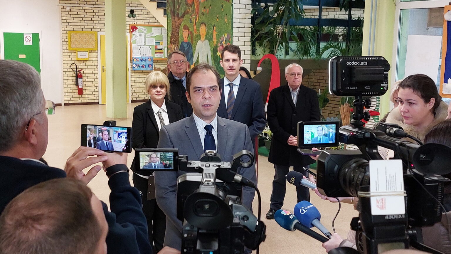 OŠ "Majšanski put" dobila novu LED rasvetu
