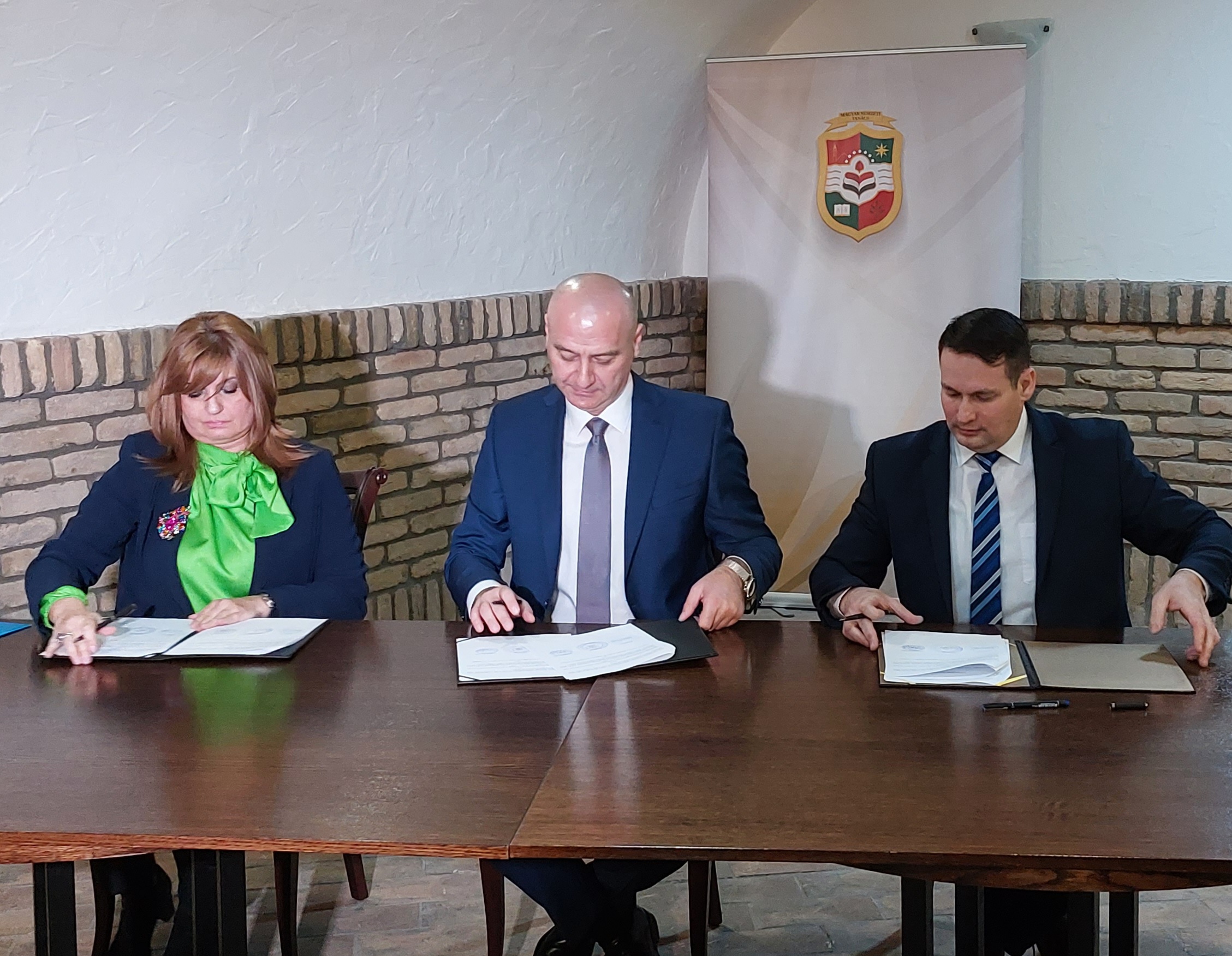 Tripartitnim Sporazumom omogućeno testiranje mađarskog nastavnog osoblja na maternjem jeziku