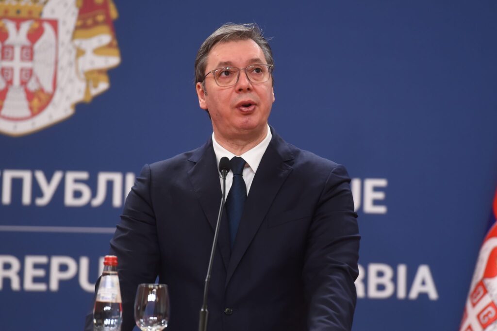 Vučić čestitao Milatoviću pobedu na predsedničkim izborima