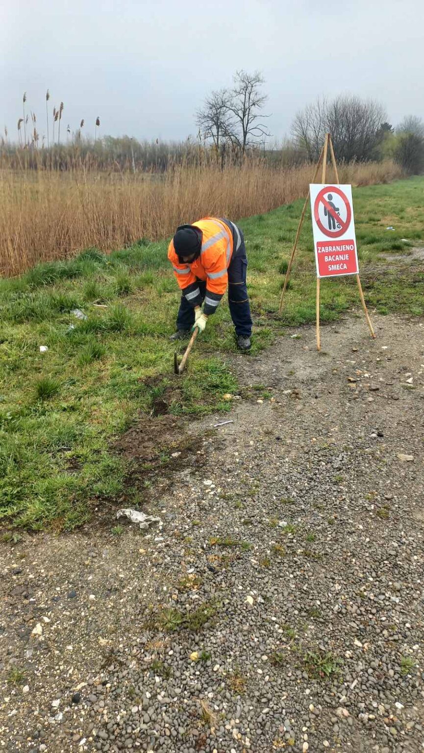 Postavljena tabla &bdquo;Zabranjeno bacanje smeća&ldquo; u Hajdukovu