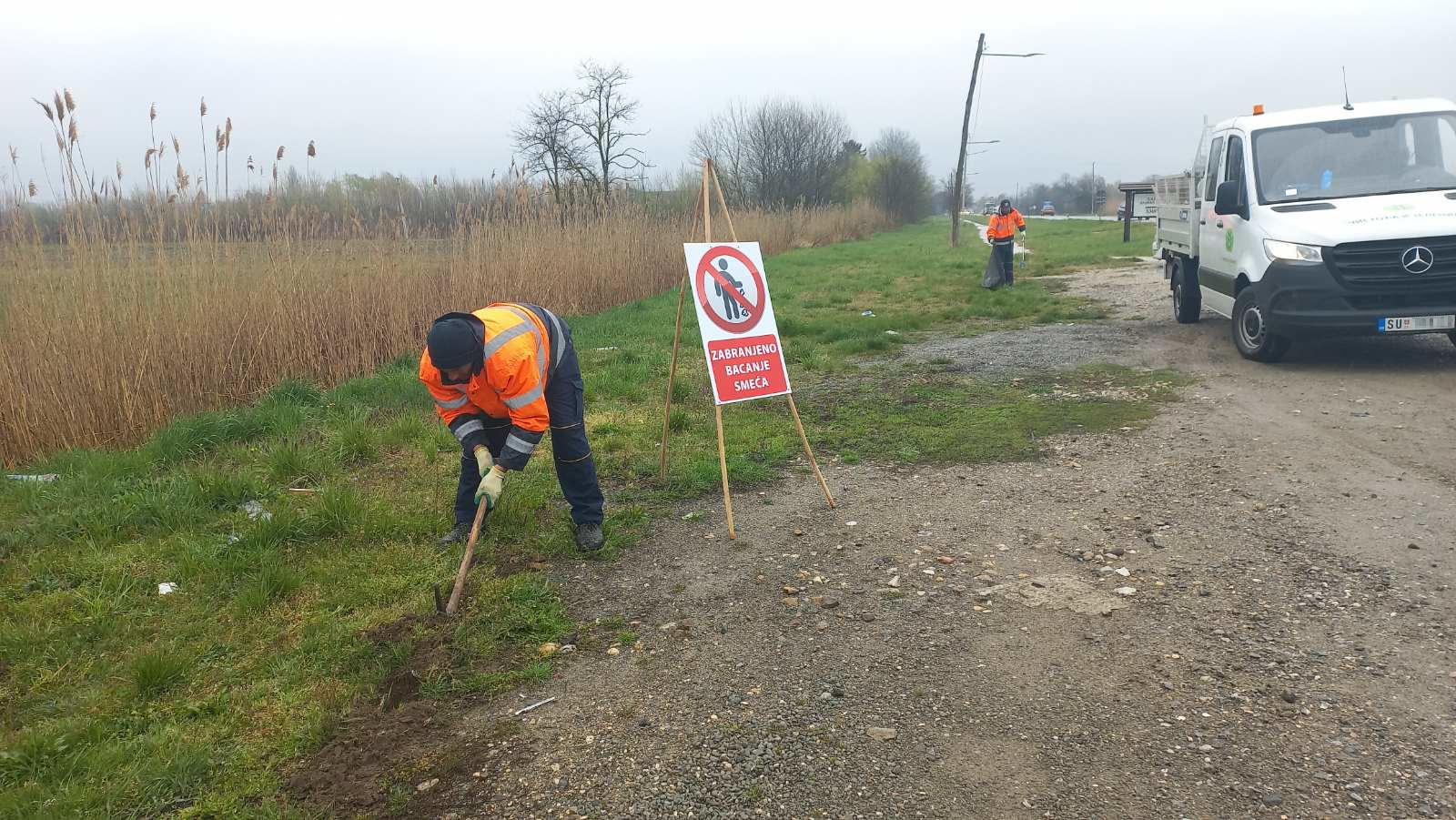 Postavljena tabla „Zabranjeno bacanje smeća“ u Hajdukovu