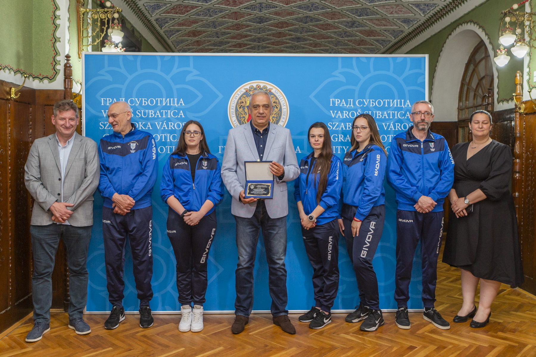 Prvakinje Srbije na prijemu kod gradonačelnika Bakića