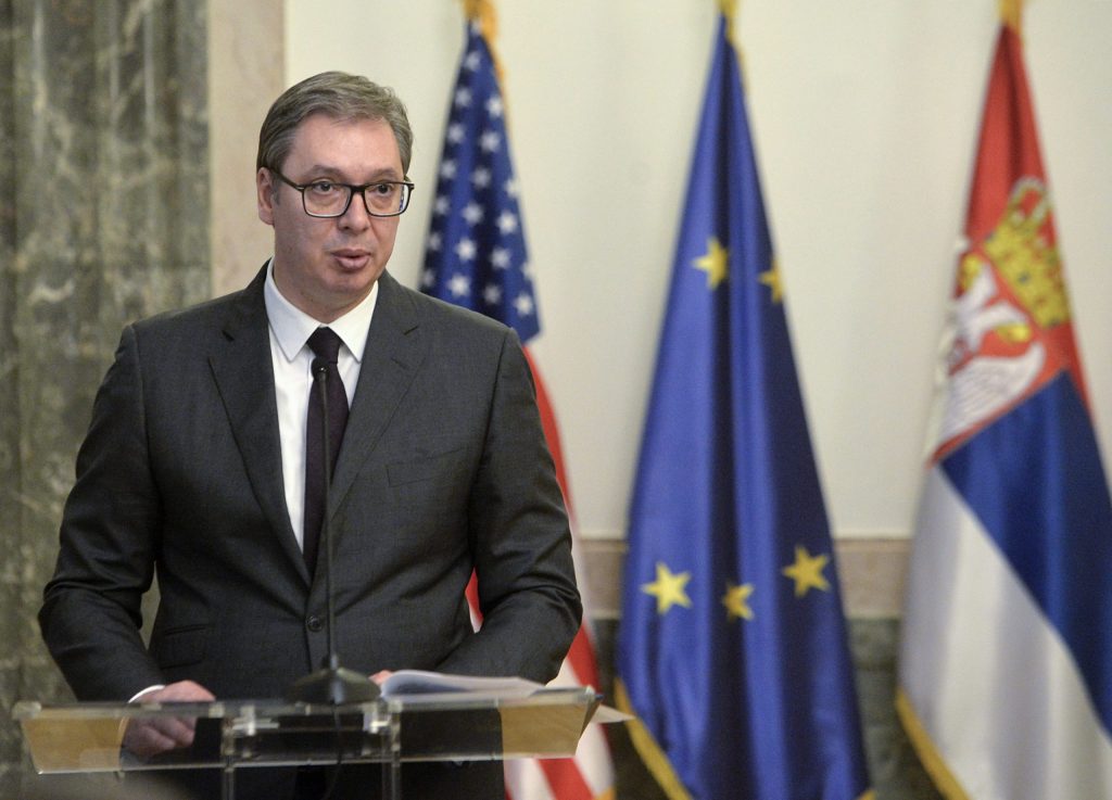 SRBIJA Vučić: Medicinskim sestrama plata će od januara biti 680, a lekarima 1.259 evra