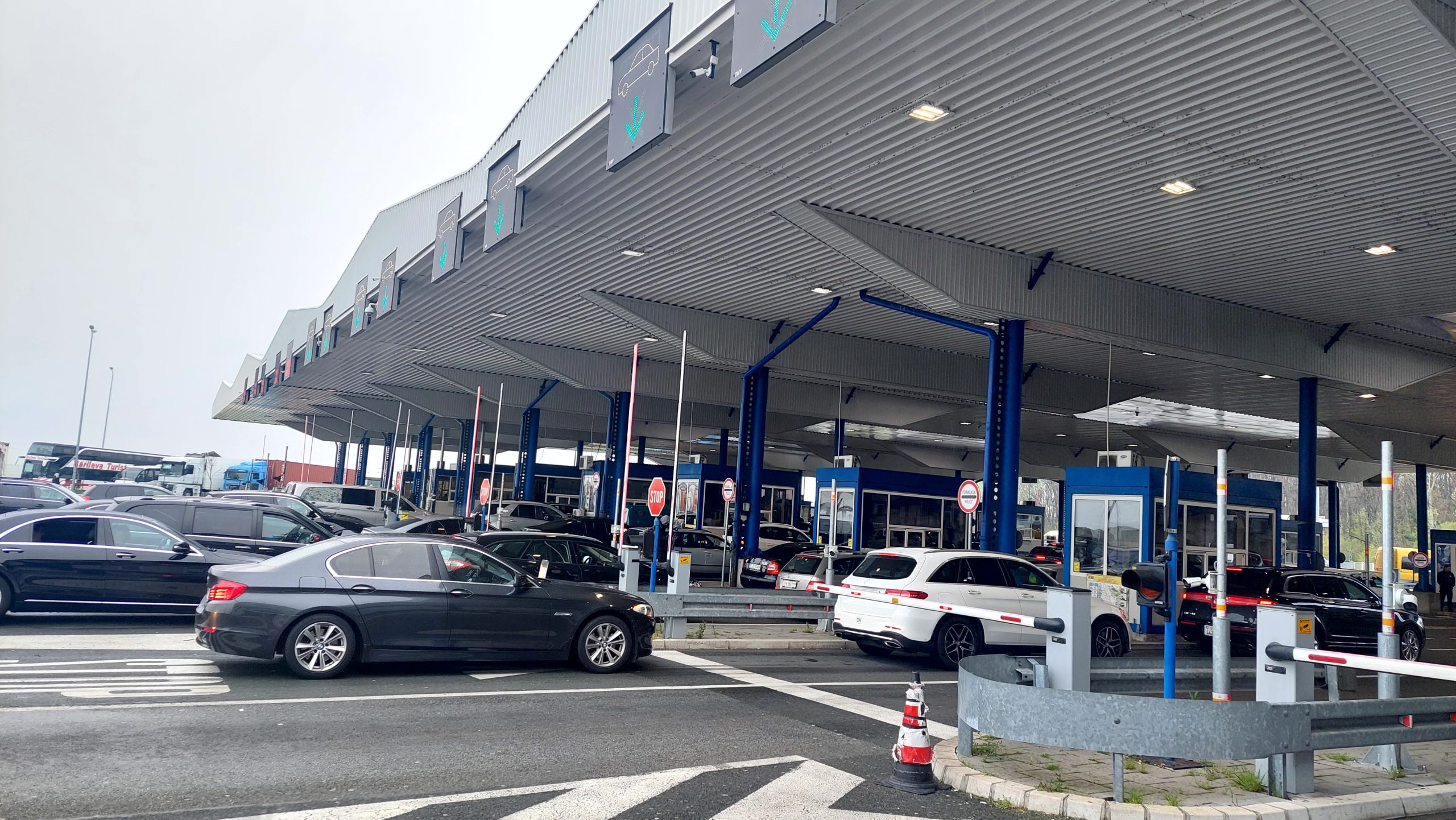 Teretna vozila se na Batrovcima zadržavaju osam sati