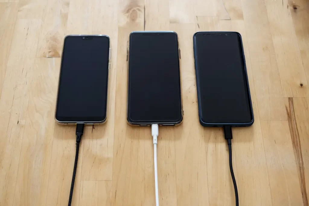Rešeno je, svi telefoni će imati isti punjač do kraja 2024. godine