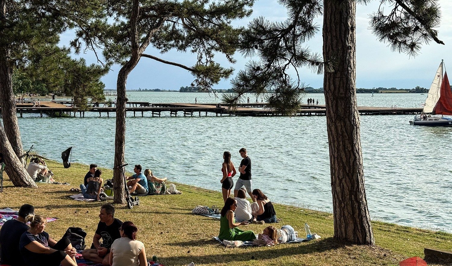 Prvi "Palićki piknik" na obali jezera privukao veliki broj posetilaca