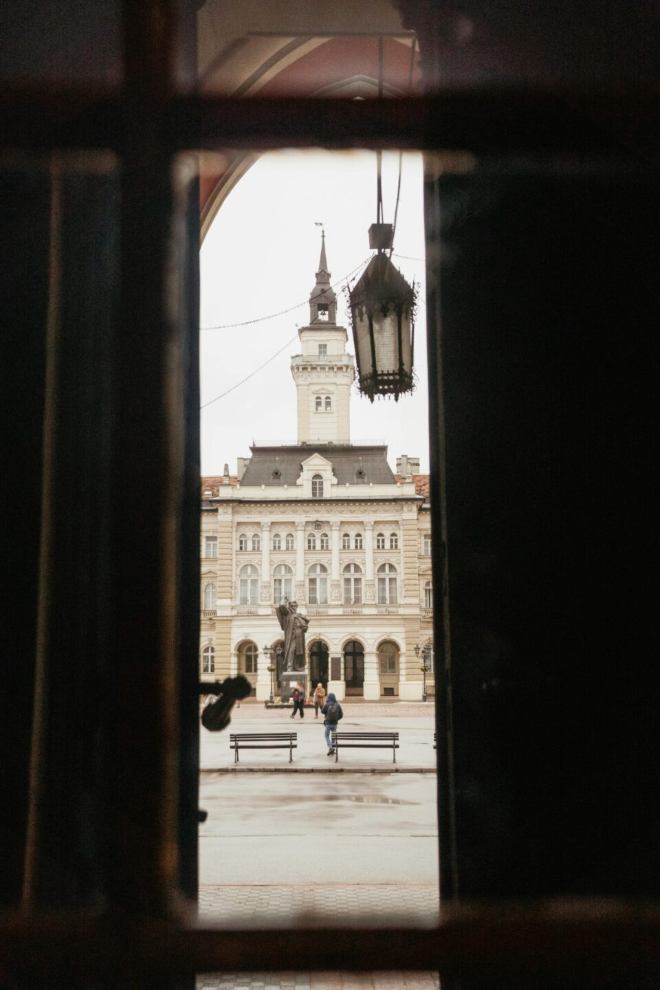 PORODICE PODRŽALE INICIJATIVU GRADONAČELNIKA MIĆINA Dobijen pristanak za spomenik stradalima u tragediji na Železničkoj stanici