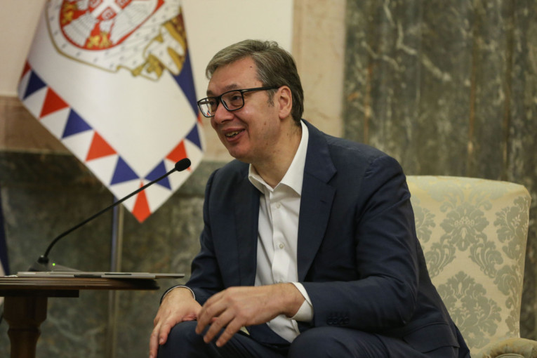 "Pobeđuju oni koji vole Srbiju": Snažna poruka predsednika Vučića