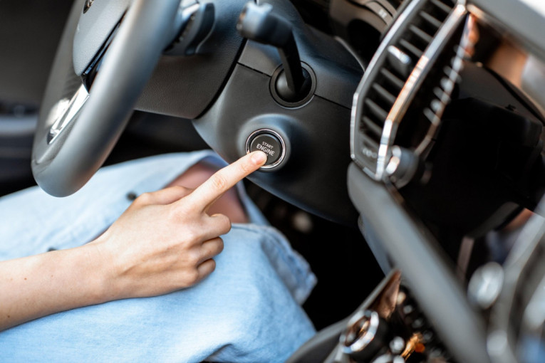 Start/stop sistem u automobilima: Koliko zaista štedi gorivo u gradskoj vožnji?
