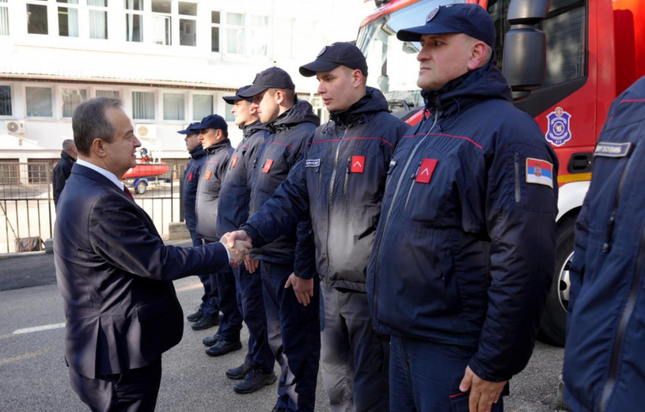 Dačić obišao Policijsku upravu i Vatrogasno-spasilačko odeljenje u Prijepolju: "Fokus nam je na jačanju bezbednosti"