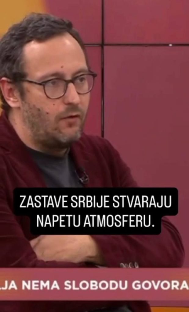 (VIDEO) BLOKADERU SMETA SRPSKA ZASTAVA Urdarević navodi da državni simbol izaziva napetost u društvu