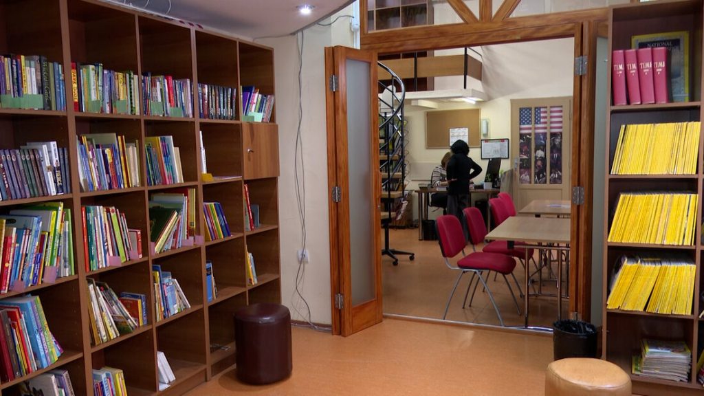 U „Jezičkom kutku" Gradske biblioteke pet hiljada knjiga na pet stranih jezika