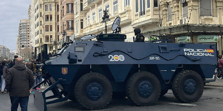 Nivo uzbune u Valensiji podignut na 4: Oklopna vozila štite posetioce festivala