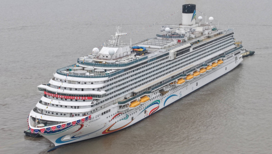 Kineska "ploveća palata" osvaja mora: Kruzer napravljen za devet meseci, prima 5.200 ljudi