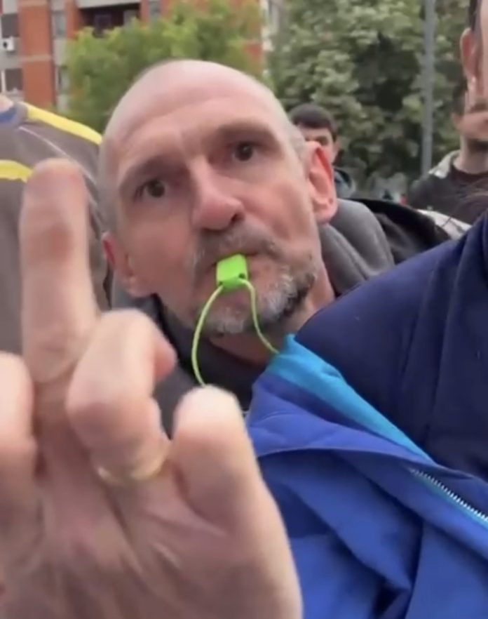 BRUKA I SRAMOTA! Ovo su PROFESORI BLOKADERI koji nam obrazuju decu! Srednji prst i prostakluk!