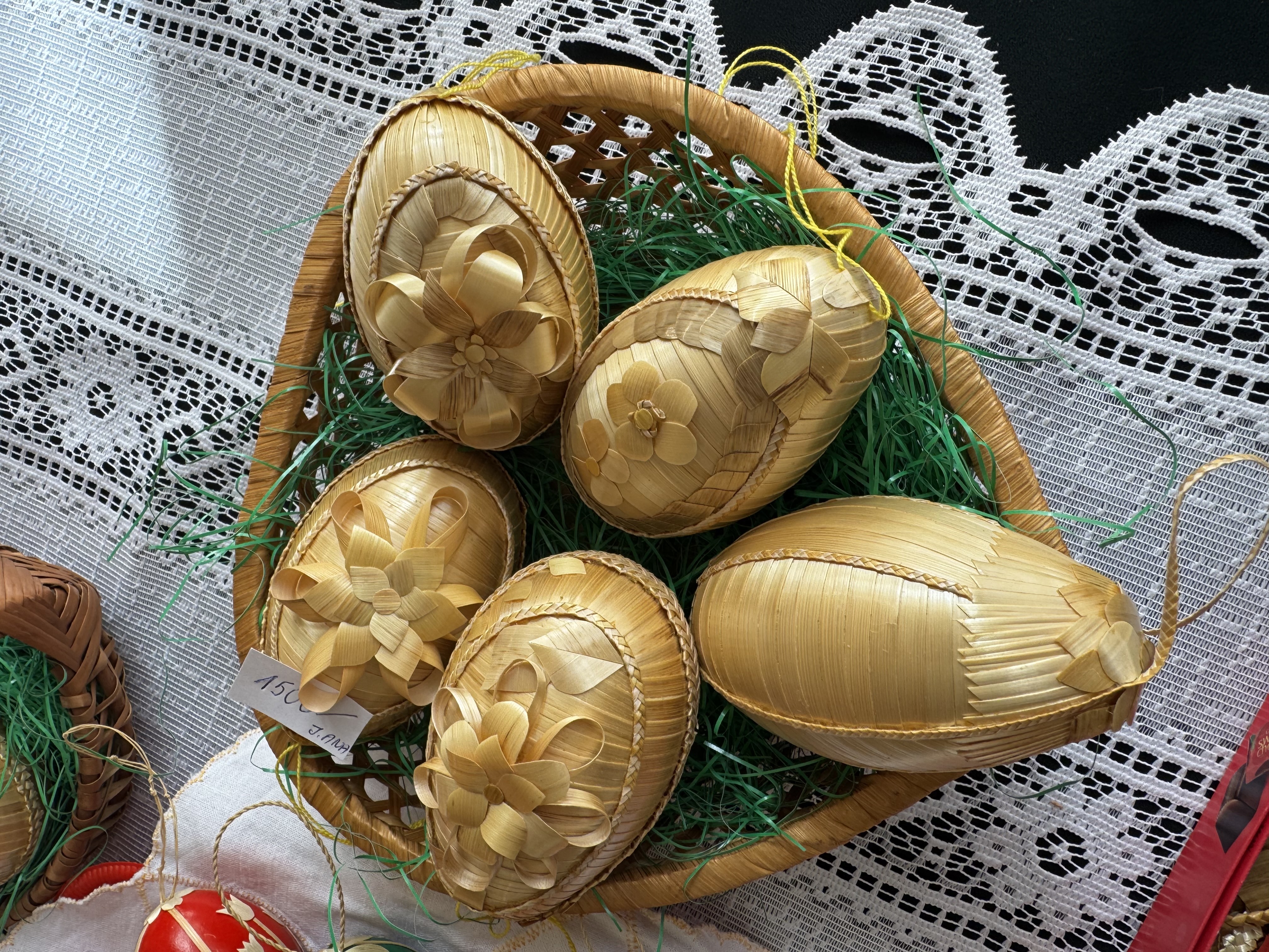 ZLATNA SLAMA, ŽIVO NASLEĐE: Kako bunjevačke slamarke čuvaju du&scaron;u Bačke