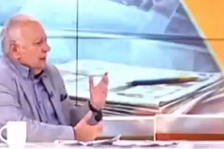 Sramota! Glavni ideolog blokadera građane nazvao prostitutkama: "Da bi Vučić imao ljude na mitingu, on ih plaća"