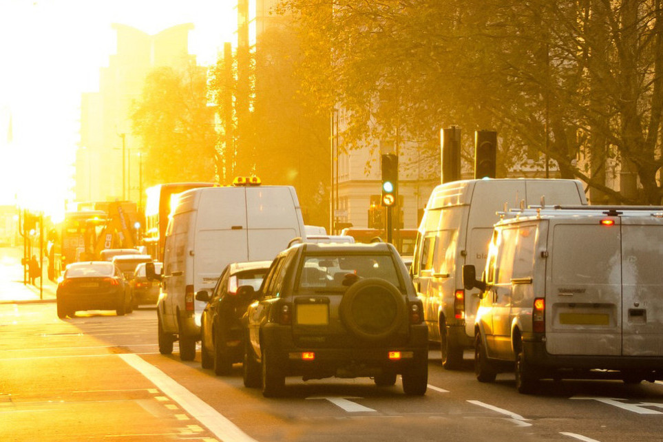 Zašto se nikada ne treba lepiti nekome „na branik“- Sekunda nepažnje može izazvati ovakav haos