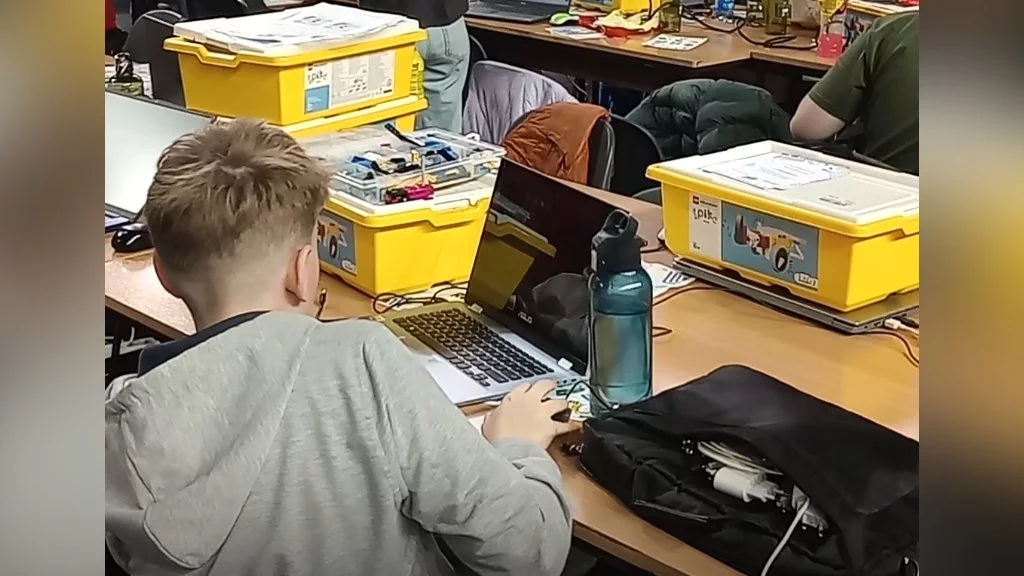 Najbolji mladi robotičari se takmičili u Subotici