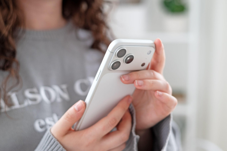 Apple sprema veliku promenu: Jedna novina mogla bi da promeni buduće Pro modele