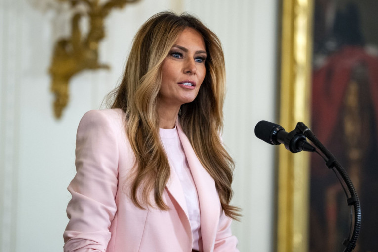 Melanija Tramp je kao i uvek u centru pažnje: Njen fantastičan odabir boja je odličan primer svim damama