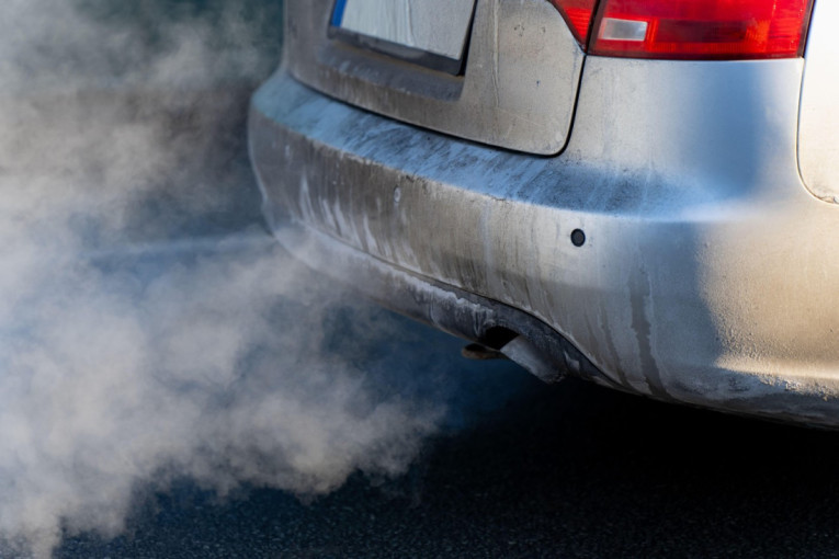 Gust dim iz auspuha nije bezazlen: Boja može otkriti ozbiljan kvar na automobilu