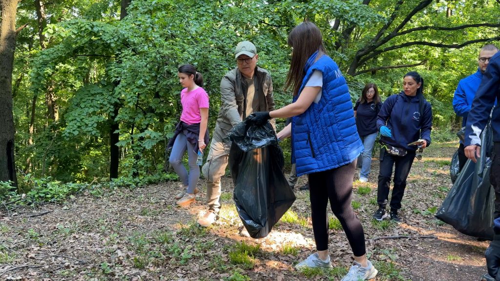 (VIDEO/FOTO) Velika akcija aktivista SNS na Fruškoj gori – pokazan pravi odnos prema biseru Panonske nizije!