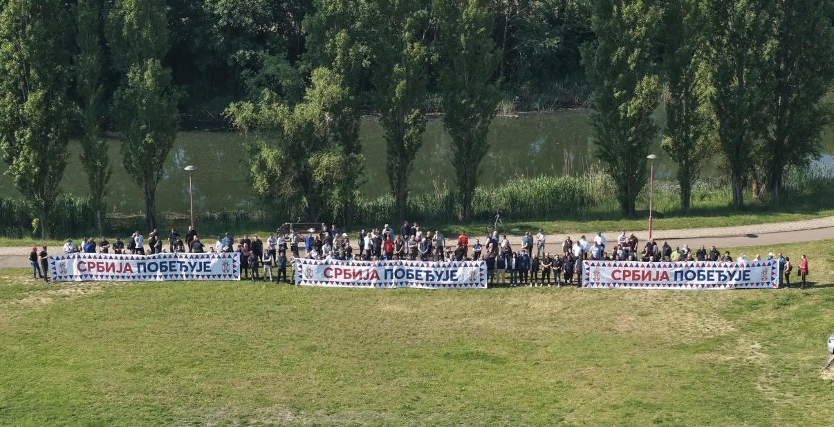 (VIDEO) Aktivisti GrO SNS Sombor u akciji uređenja