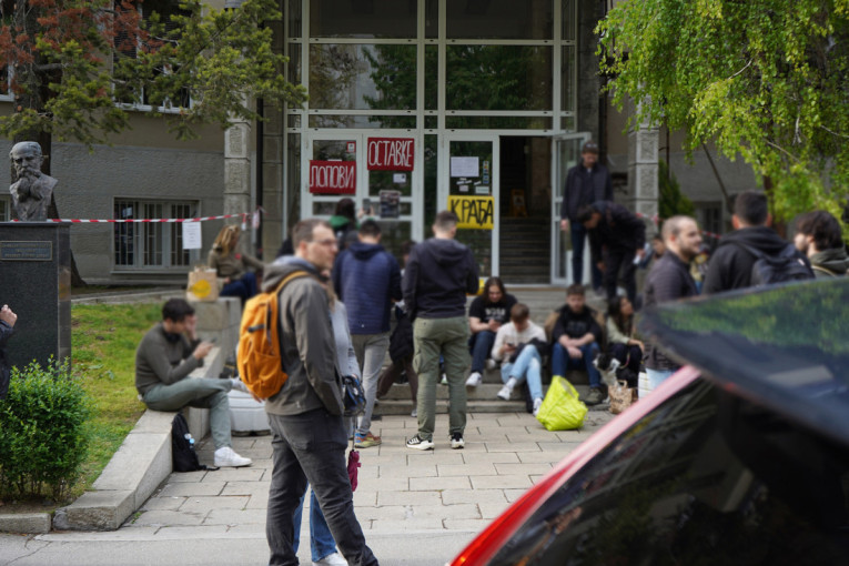 Haos među blokaderima! Traže krticu, svi sumnjaju jedni na druge
