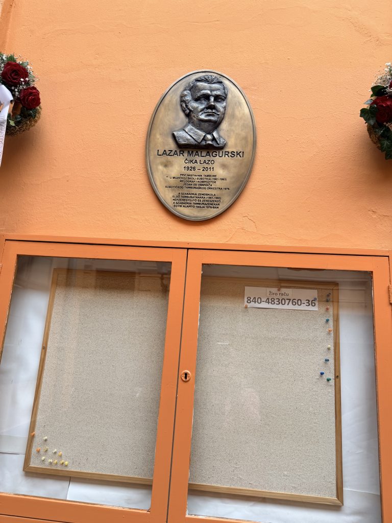 U atriju Muzičke škole otkrivena ploča čoveku koji je tamburi dao akademski dom