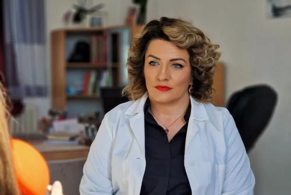 Izabrana prva žena na čelu opštine Kula – za glasali i blokaderi: Za dr Vesnu Tomić glasalo 20 od 37 odbornika, vladajuća koalicija broji 19 mesta.