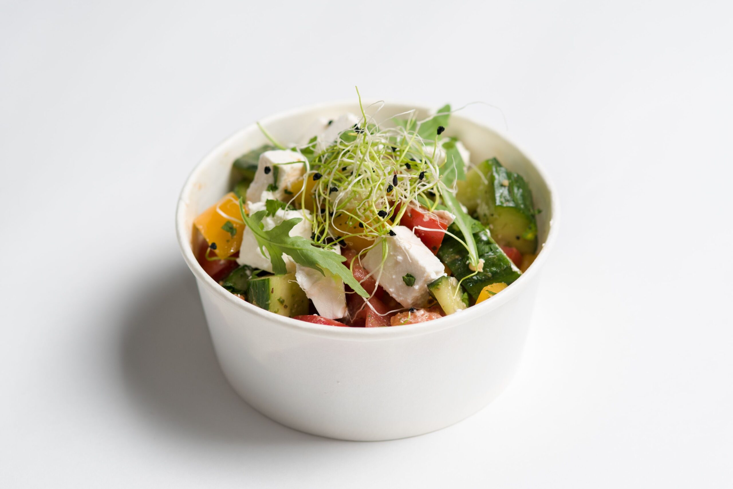 Lagani obrok za tople dane: Letnja salata sa tikvicama i feta sirom