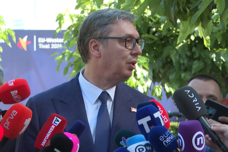 Šolakove laži plasirate dok gasite srpske medije! Vučić o cenzuri u Crnoj Gori