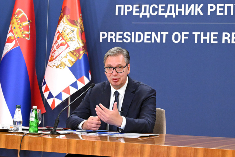Vučić predstavio mere- Penzionerima do 35.000 dinara, pomoć i za socijalno ugrožene i borce! Cene lekova niže i do 60 odsto