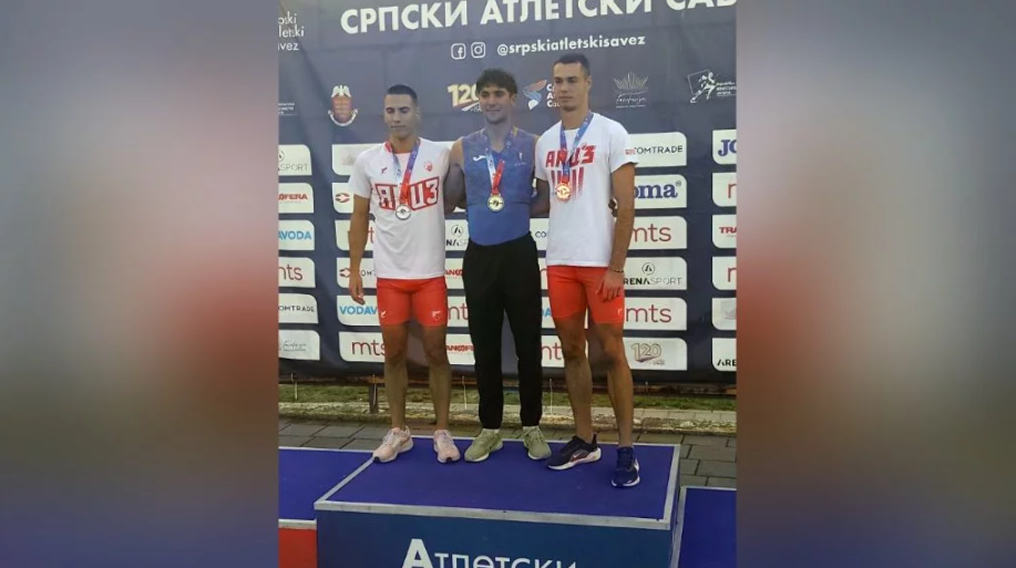 Dva priznanja za Darija