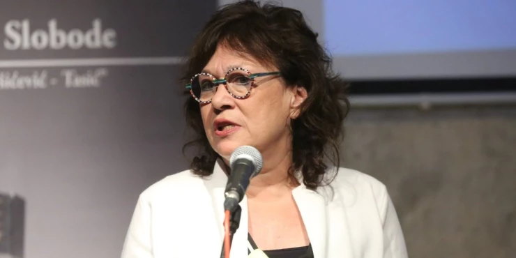 Ova žena ne zna za sramotu! Jezive izjave blokaderske profesorke: Srbi su sami krivi za "Oluju" (VIDEO)