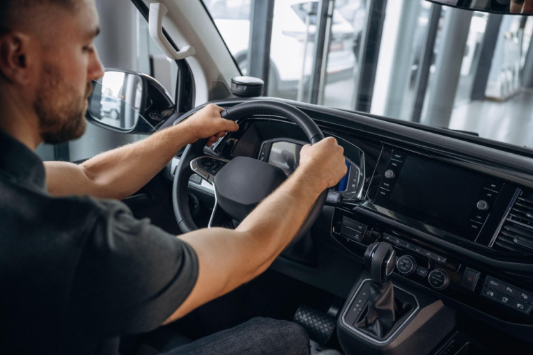 Pre nego što zaključate automobil, proverite ovo: Jedan čest propust može vam ujutru napraviti problem