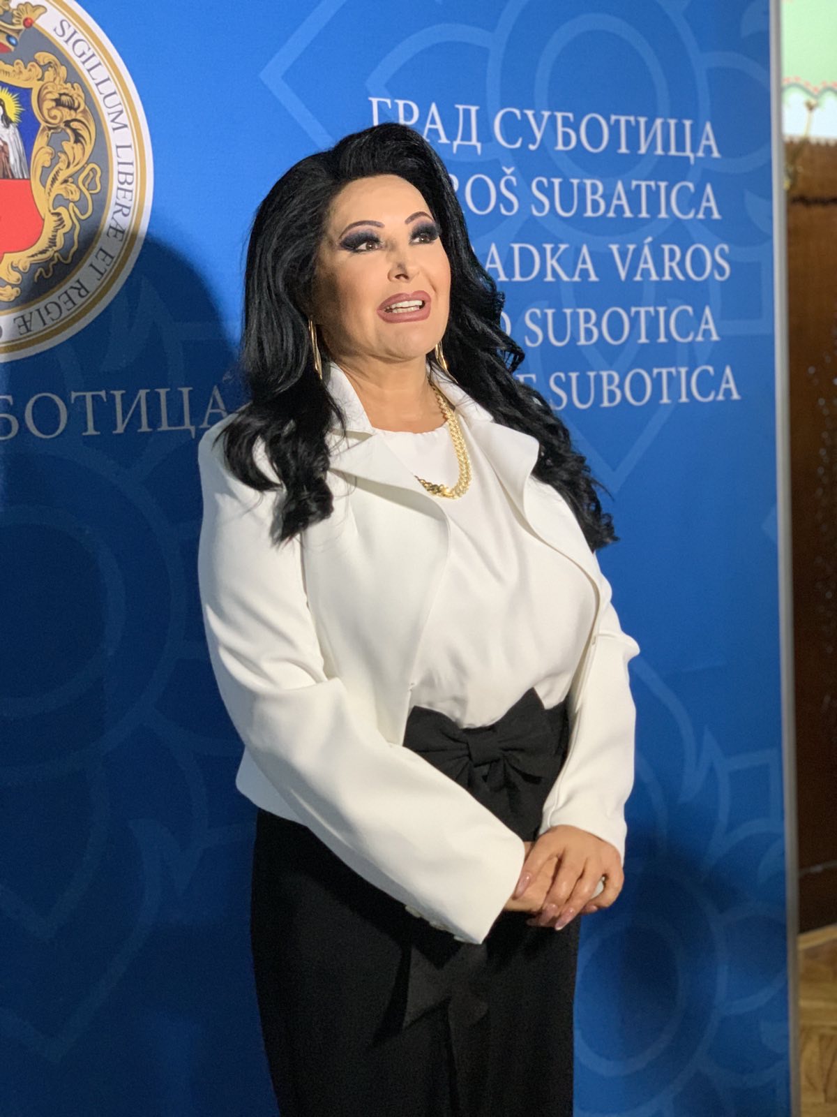 „Kad bi znao kako čeznem": Subotica pevala sa Draganom Mirković „Kad bi znao kako čeznem": Subotica pevala sa Draganom Mirković