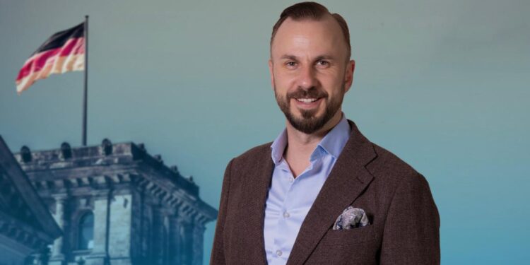 Nemački poslanik Tobijas Tajh za „Vesti-online“: Ono što nazivaju „demokratijom“ često je ciljano mešanje u izbore u Srbiji