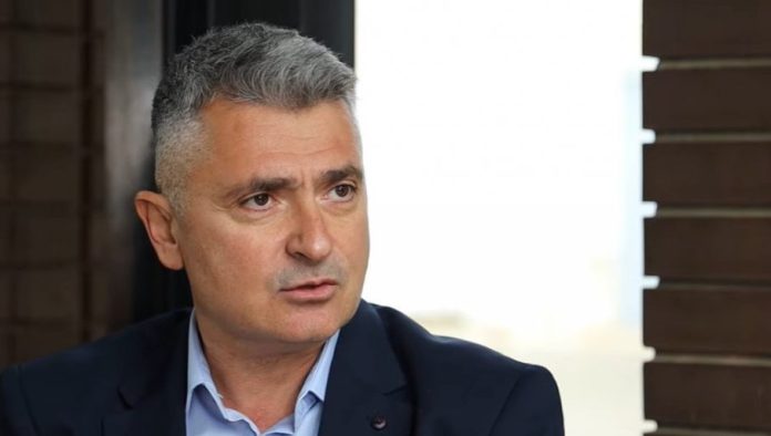 Skandalozno! Prvi blokader Srbije Ilija Srdanović maltretira žene po Kliničkom centru!