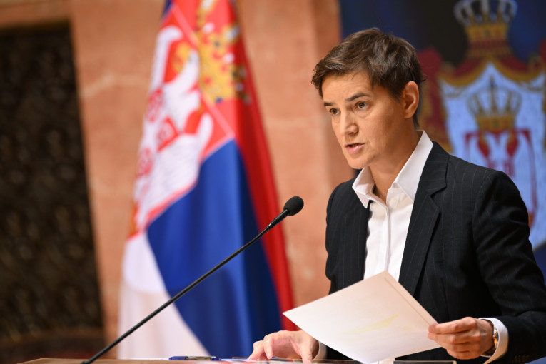 Ana Brnabić izazvala paniku u studiju N1! Voditeljka joj otela papir, pa prekinula emisiju! (VIDEO)