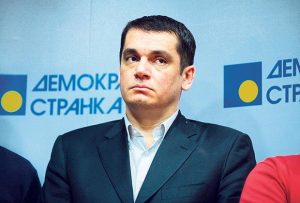 Lovac u mutnom: "Žuto preduzeće" bi da se "rebrendira", pa opet u pljačku! Pajtić i Elezović rešavaju materijalne probleme preko blokaderskog mamca za naivne