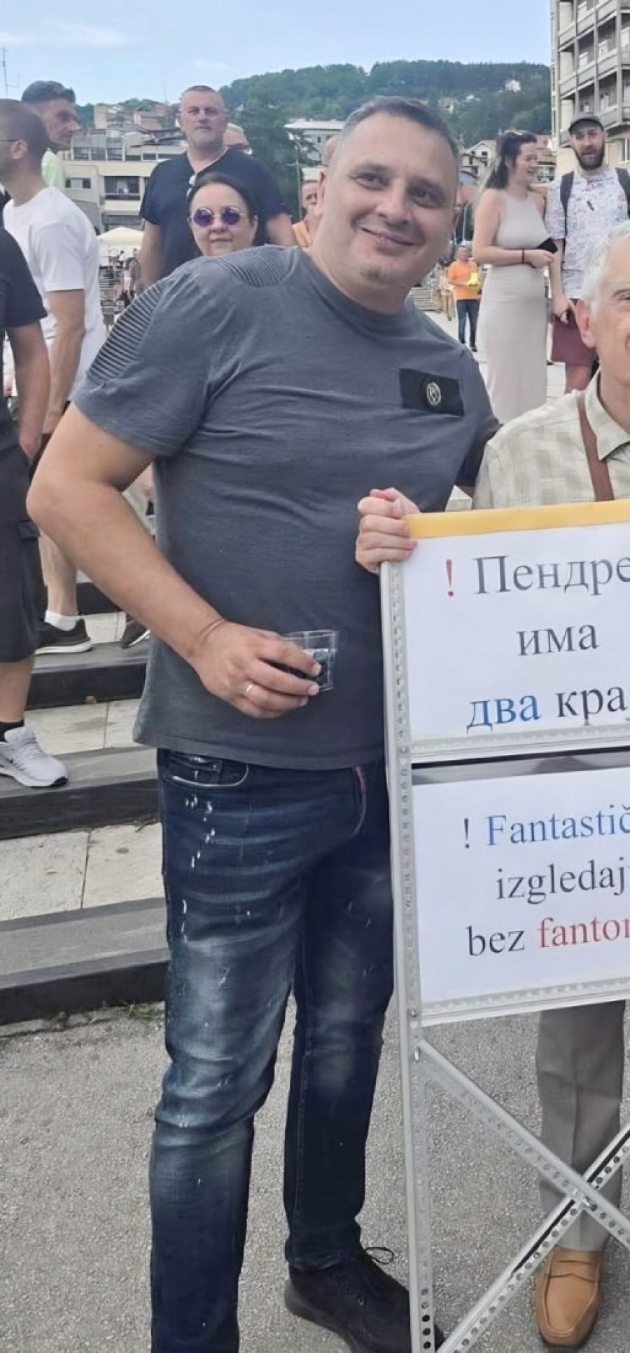 Ko je Ilija Mićić, suprug aktivistkinje Kreni-Promeni koji je učestvovao u sukobu sa Šapićem?