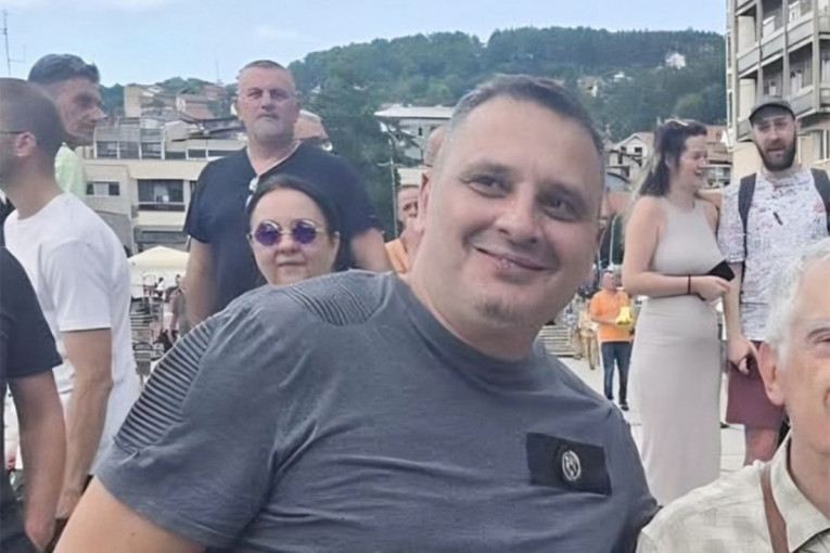 Ko je Ilija Mićić, suprug aktivistkinje Kreni-Promeni koji je učestvovao u sukobu sa Šapićem?