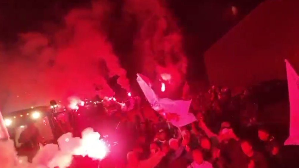 (VIDEO) Ceo Titel je ustao na noge: Reke ljudi na ulicama šalju podršku predsedniku Aleksandru Vučiću!