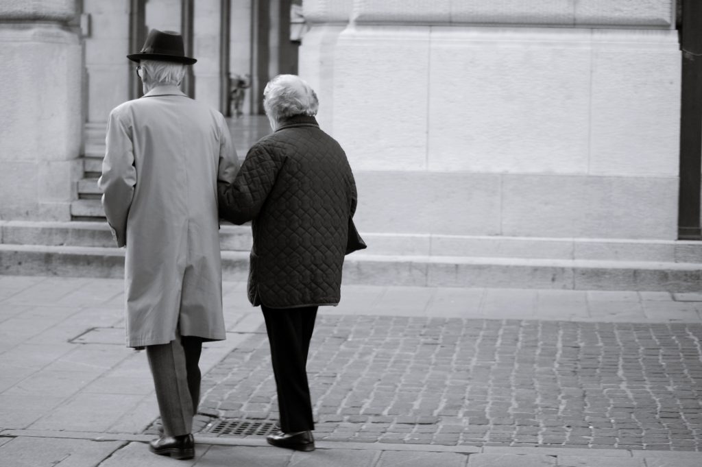 Ljubav posle 60: Zašto neke žene pristaju na manje?