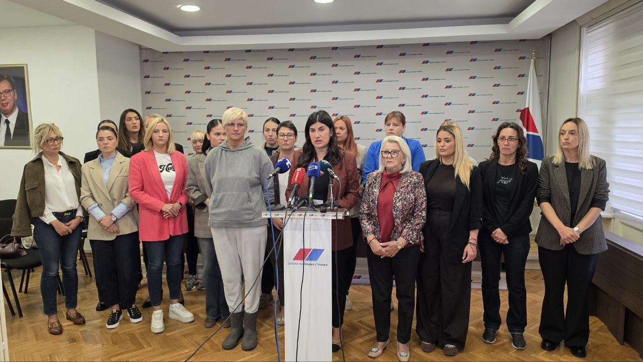 „Ubiću tebe i sve oko tebe“: Predsednici Skupštine grada prećeno smrću! Osumnjičeni pozitivan na kokain – evo šta je Dina Vučinić poručila na konferenciji!