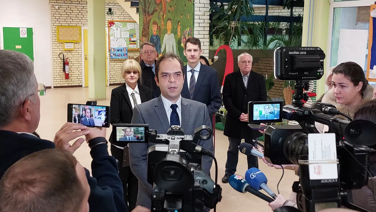 OŠ "Majšanski put" dobila novu LED rasvetu