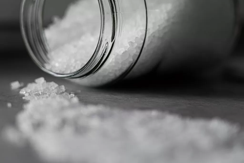 Razlike između kuhinjske soli i morske soli? Da li je morska so zdravija?